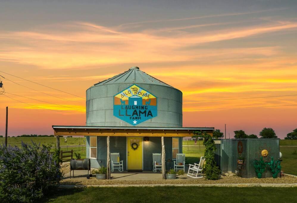Silo House At Laughing Llama Farm Troy Ngoại thất bức ảnh